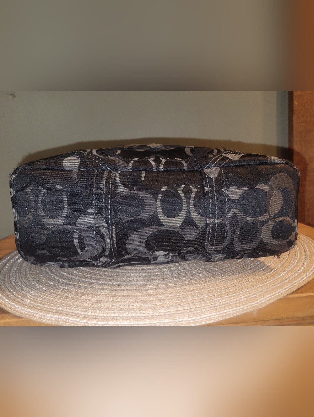 Coach Chelsea Optic Signature Turn-Lock Hobo Shoulder Bag 2007 - Picture 5 of 9